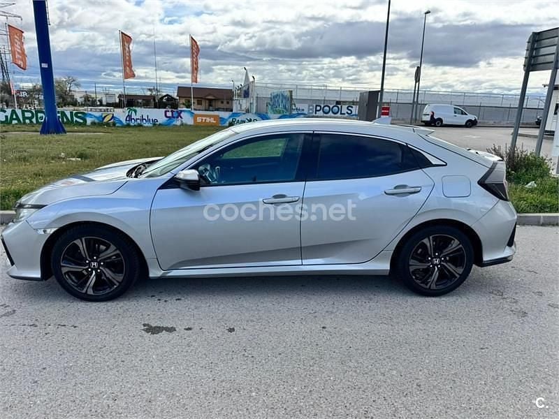 Usado Honda Civic Elegance 120 CV (88 kW) 2018 Gris / plata Berlina