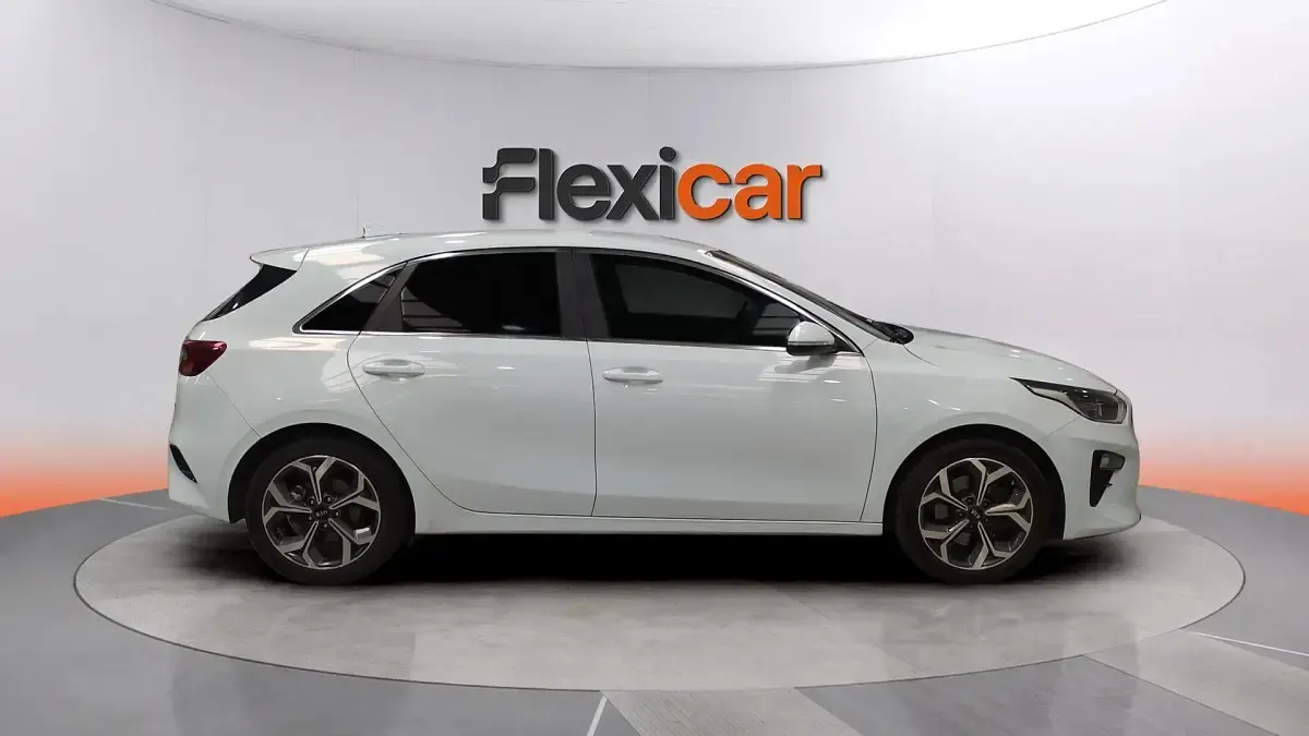 Usado Kia Ceed 136 CV (100 kW) 2018 Blanco Utilitario