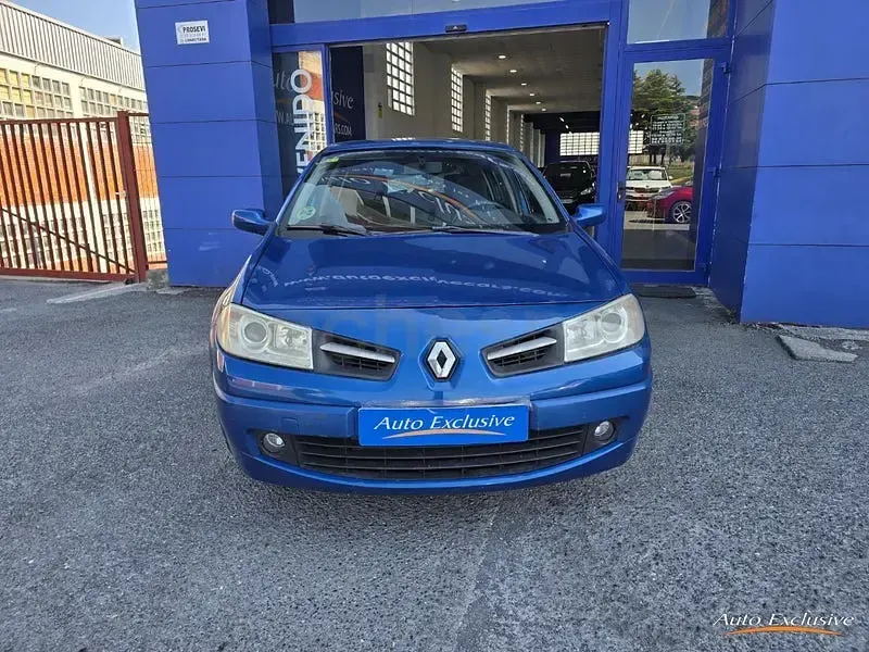 Usado Renault Mégane III Authentique 85 CV (62 kW) 2008 Azul Berlina