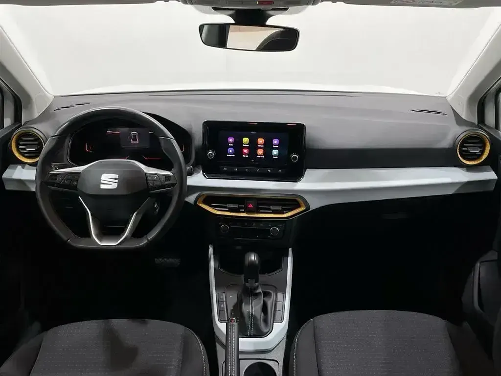 Usado Seat Arona Style 115 CV (84 kW) 2025 Blanco SUV