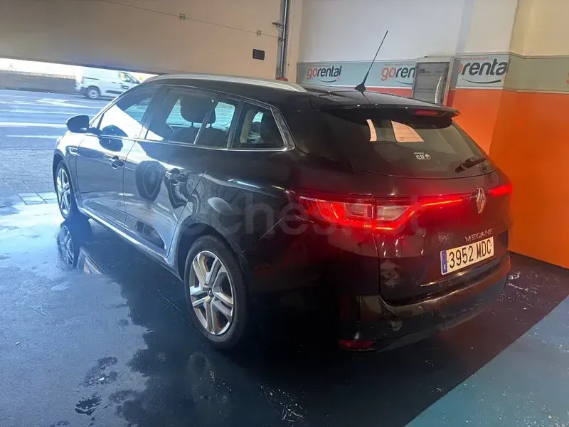 Usado Renault Mégane GrandTour Business 90 CV (66 kW) 2018 Negro Familiar