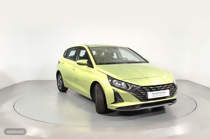 Verde Usado 2024 Hyundai i20 Berlina | 16.700 € (Precio justo) - Imagen 1/4