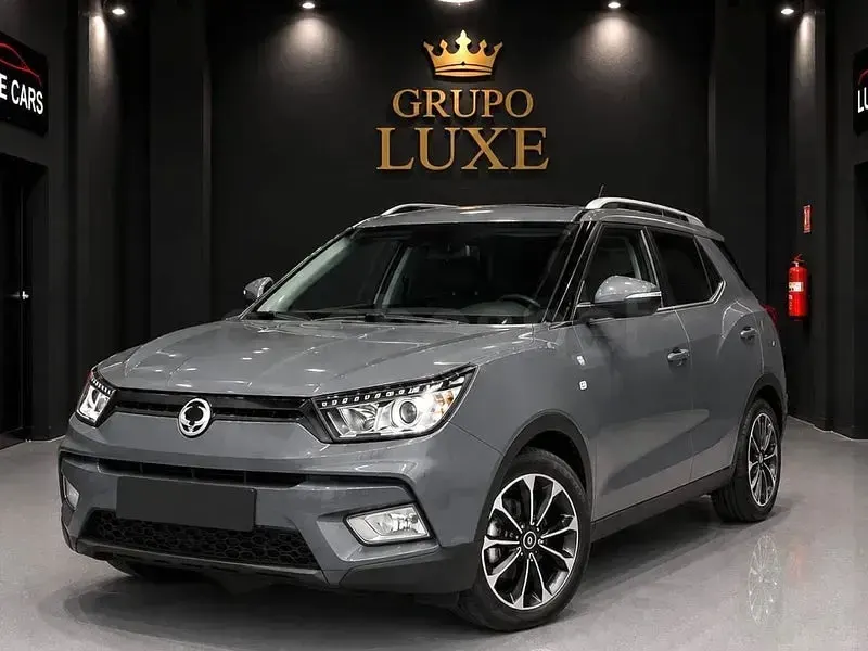 Usado SsangYong XLV 115 CV (84 kW) 2017 Gris / plata SUV