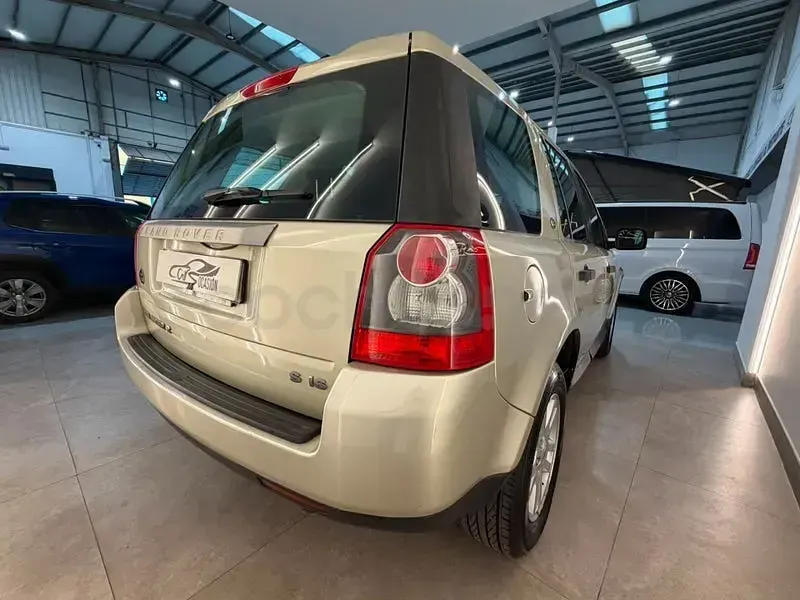 Usado Land Rover Freelander 2 HSE 233 CV (171 kW) 2010 Beige SUV