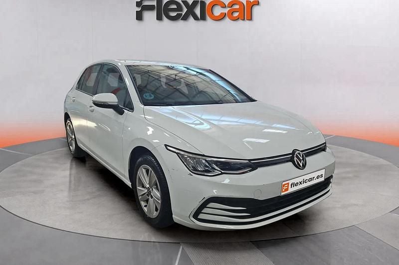 Blanco Usado 2021 VW Golf VIII Life Berlina | 18.990 € (Precio justo) - Imagen 1/4