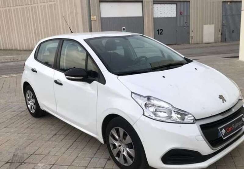 Usado 2018 Peugeot 208 Active Utilitario | 7999 € (Buen precio) - Imagen 1/4