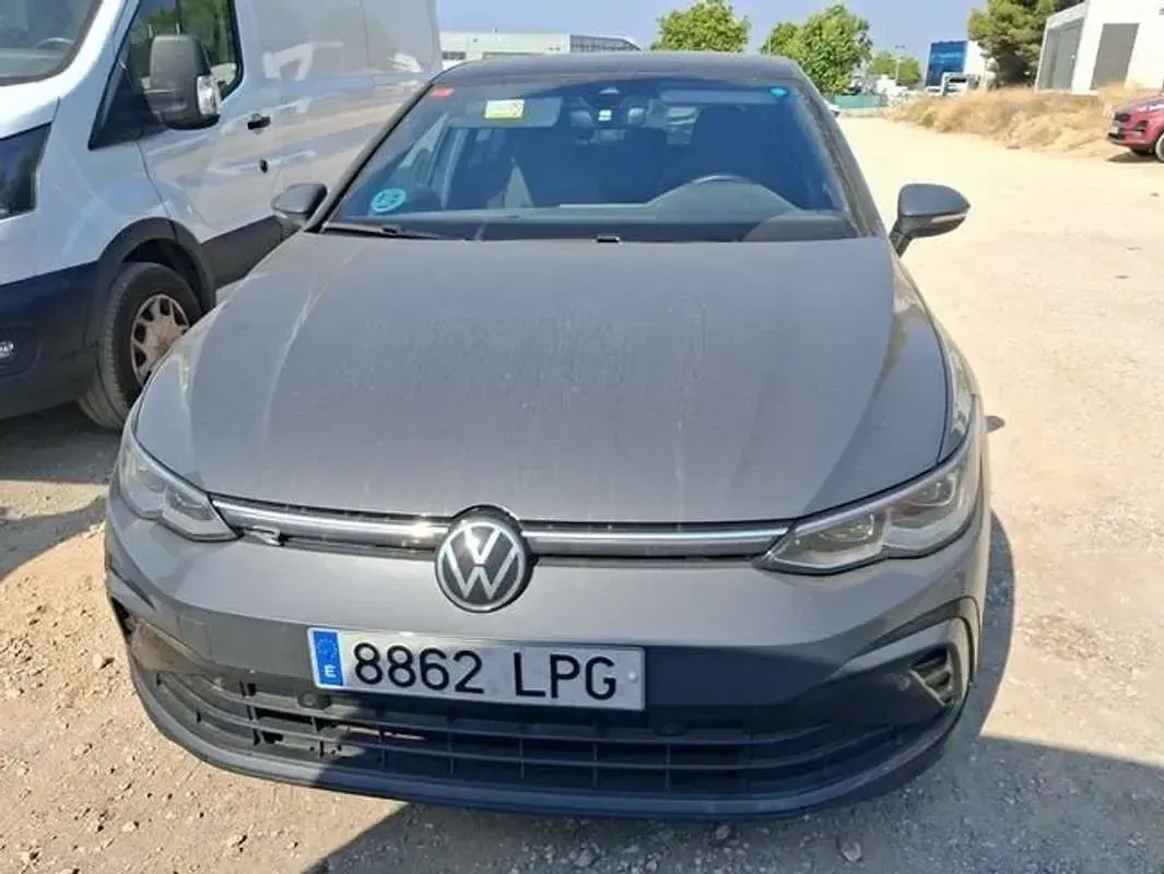 Usado VW Golf VII R-line 150 CV (110 kW) 2021 Gris Utilitario
