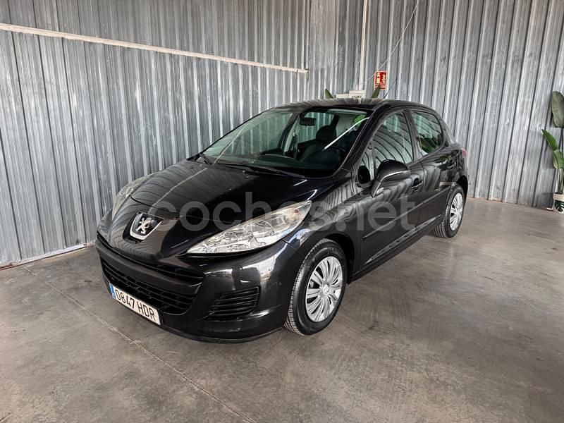 Negro Usado 2011 Peugeot 207 Utilitario | 5650 € (Un poco caro) - Imagen 1/4