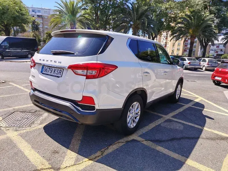 Usado SsangYong Rexton 181 CV (133 kW) 2019 Blanco SUV