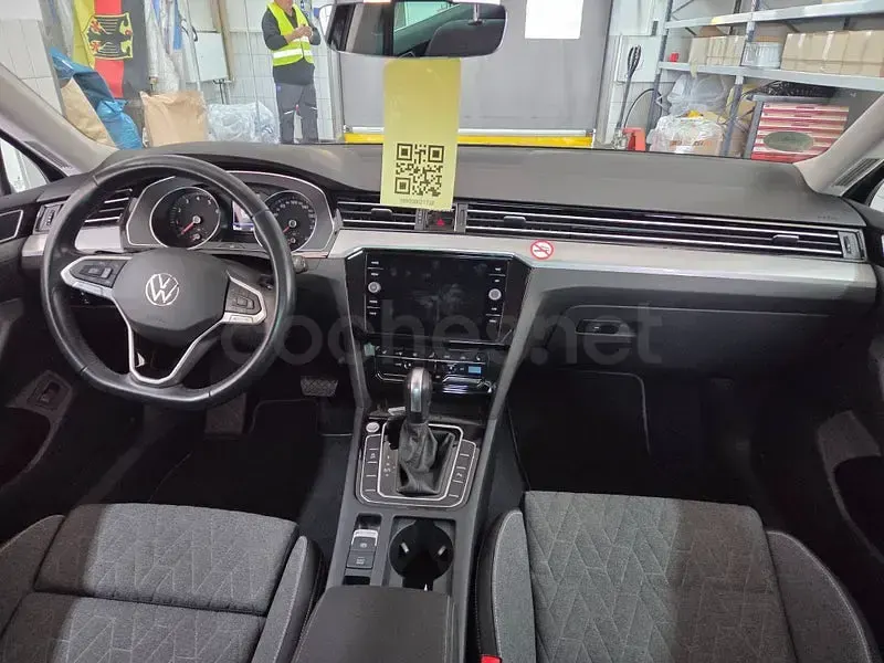 Usado VW Passat Executive 150 CV (110 kW) 2024 Negro Familiar