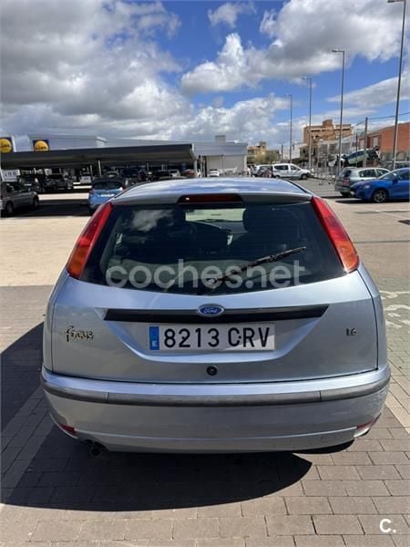 Azul Usado 2004 Ford Focus Trend Berlina | 2100 € (Buen precio) - Imagen 1/4