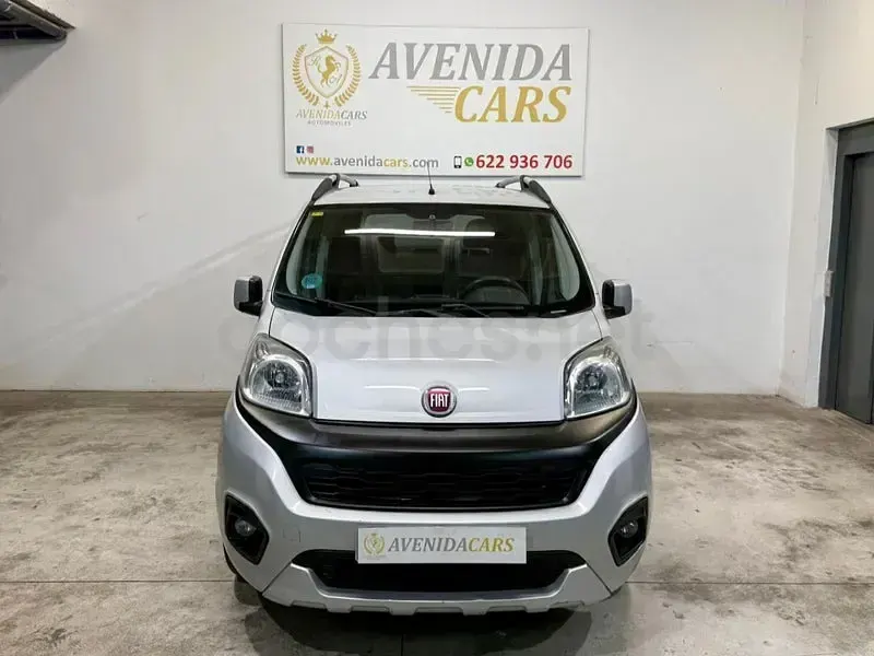 Usado Fiat Qubo Trekking 95 CV (69 kW) 2019 Gris / plata Monovolumen