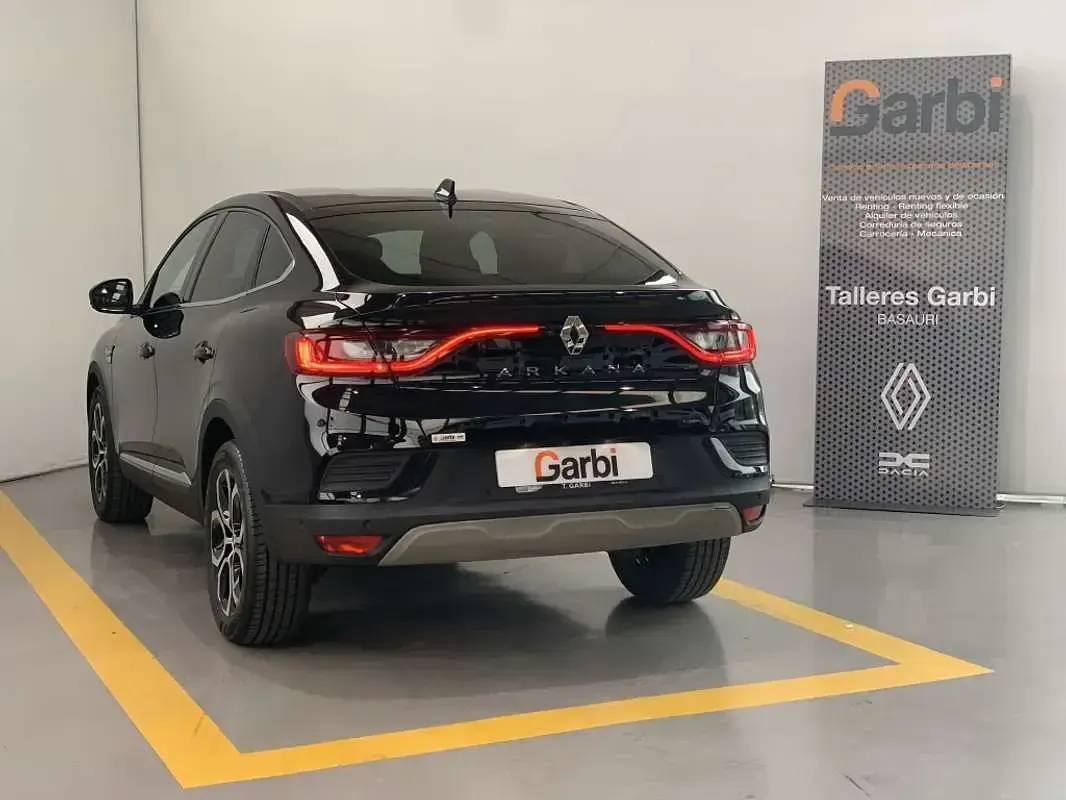 Usado Renault Arkana Techno 143 CV (105 kW) 2023 Negro SUV