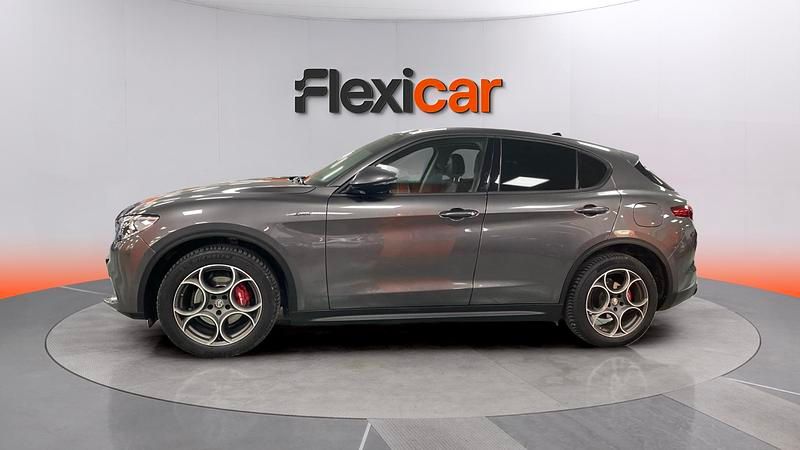 Usado Alfa Romeo Stelvio Sprint 190 CV (139 kW) 2021 Gris SUV