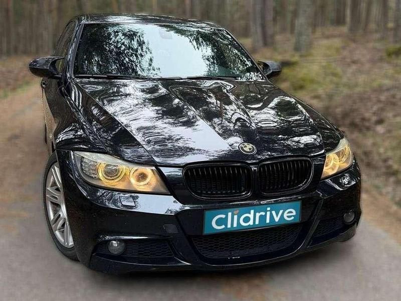Usado BMW 320 177 HP (130 kW) 2011 Preto Sedan