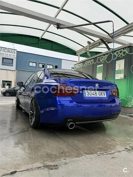 Usado BMW 318 143 CV (105 kW) 2009 Azul Berlina