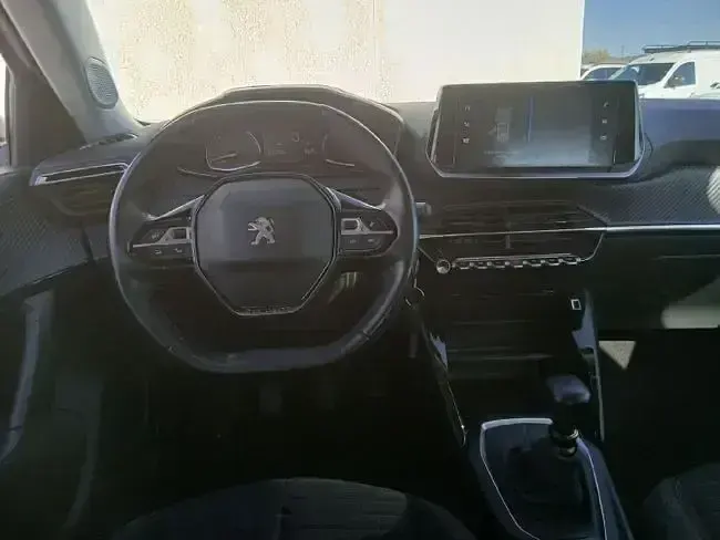 Usado Peugeot 2008 Active 110 CV (80 kW) 2021 Blanco SUV