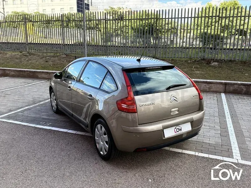 Usado Citroën C4 109 CV (80 kW) 2010 Marrón Berlina