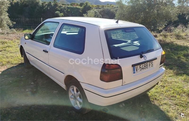 Usado VW Golf III Conceptline 90 CV (66 kW) 1997 Blanco Berlina