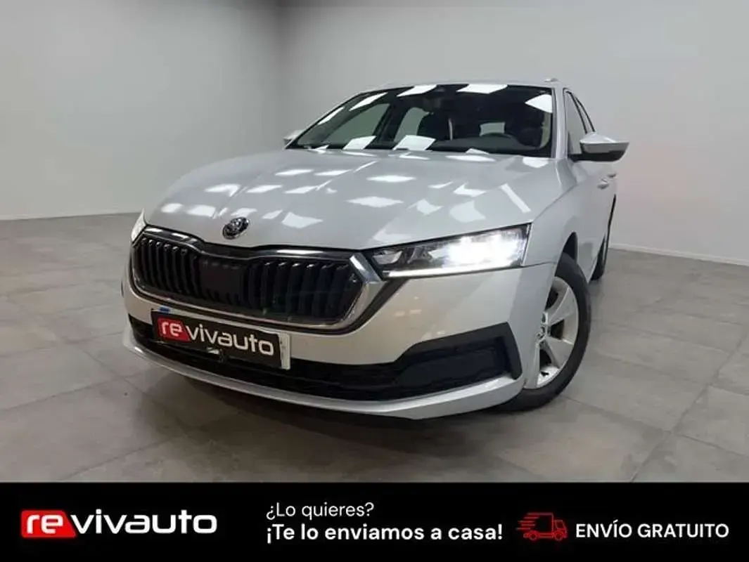 Usado Skoda Octavia Ambition 150 CV (110 kW) 2021 Gris Familiar