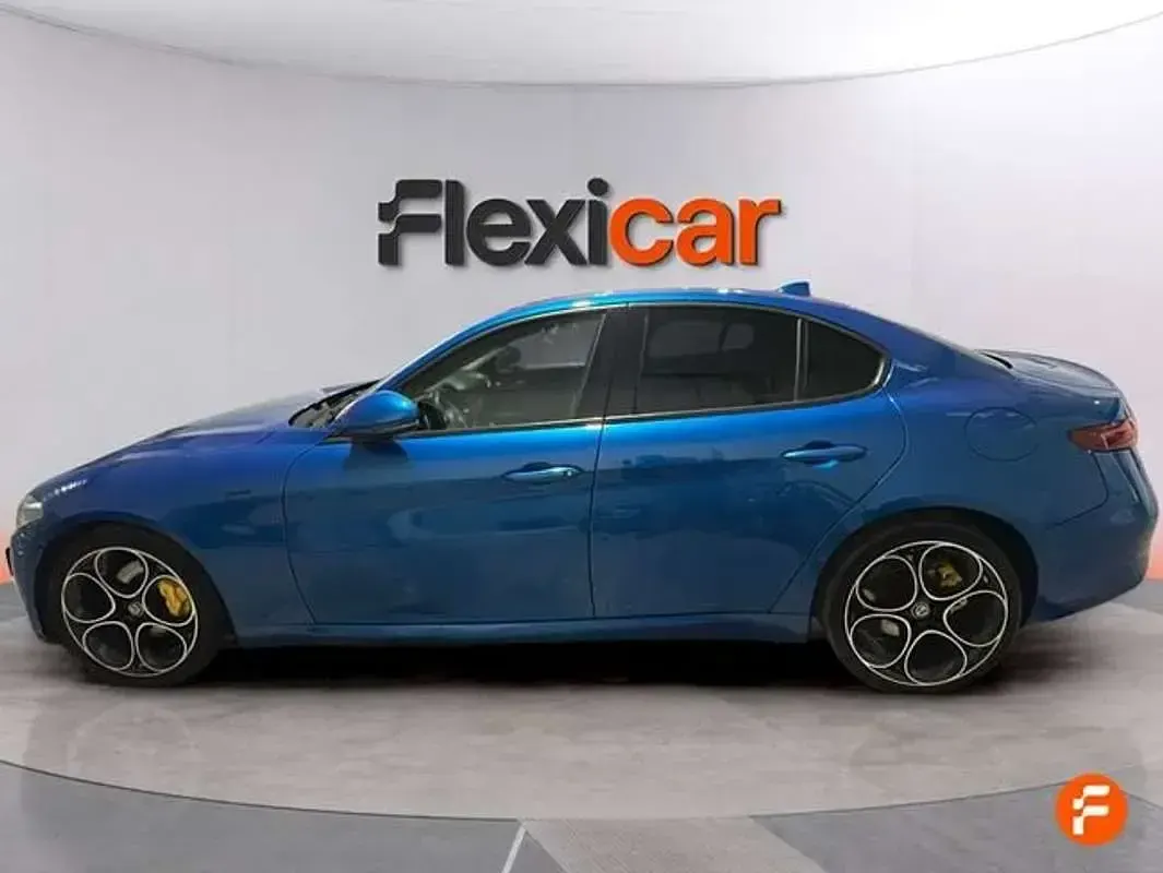 Usado Alfa Romeo Giulia Sprint 200 CV (147 kW) 2021 Azul Berlina