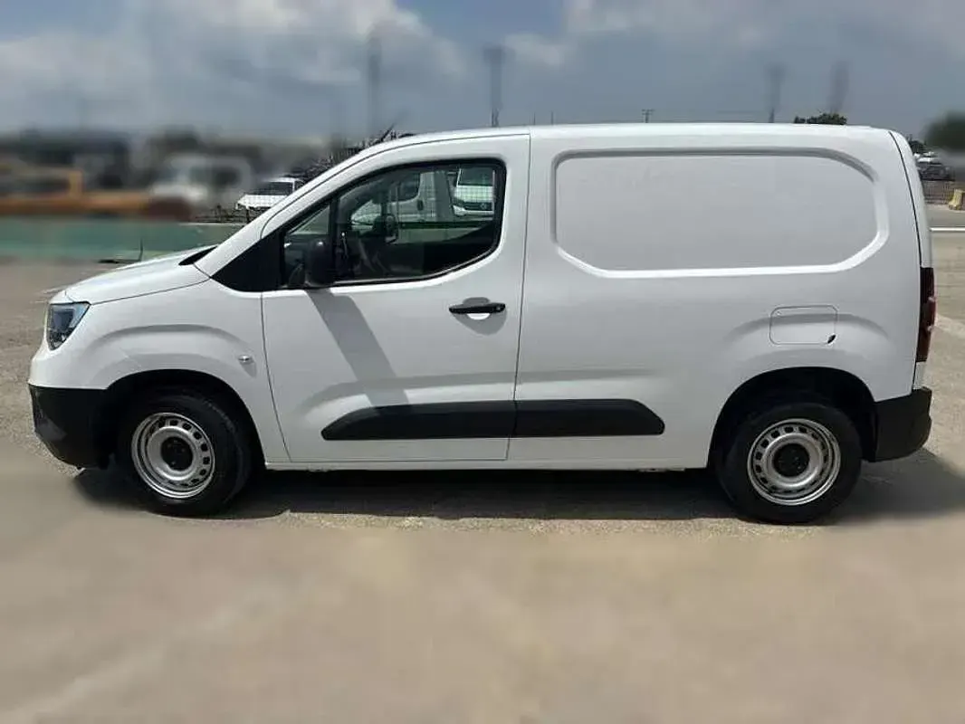 Usado Opel Combo 102 CV (75 kW) 2022 Blanco Monovolumen