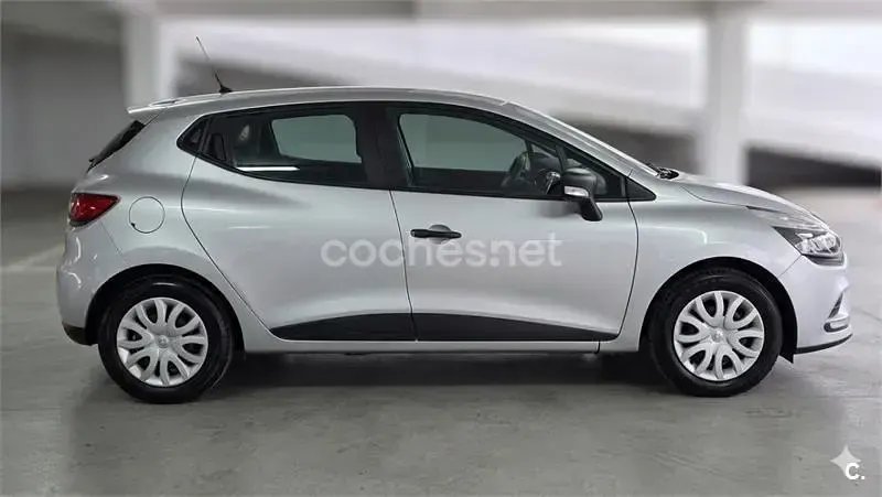 Usado Renault Clio IV Business 75 CV (55 kW) 2019 Gris / plata Berlina