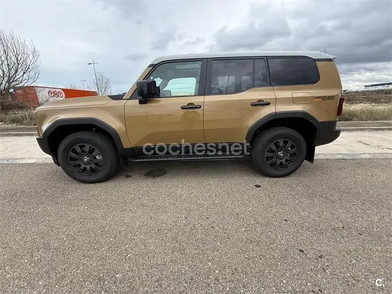 Usado Toyota Land Cruiser Edition 204 CV (150 kW) 2024 Amarillo SUV