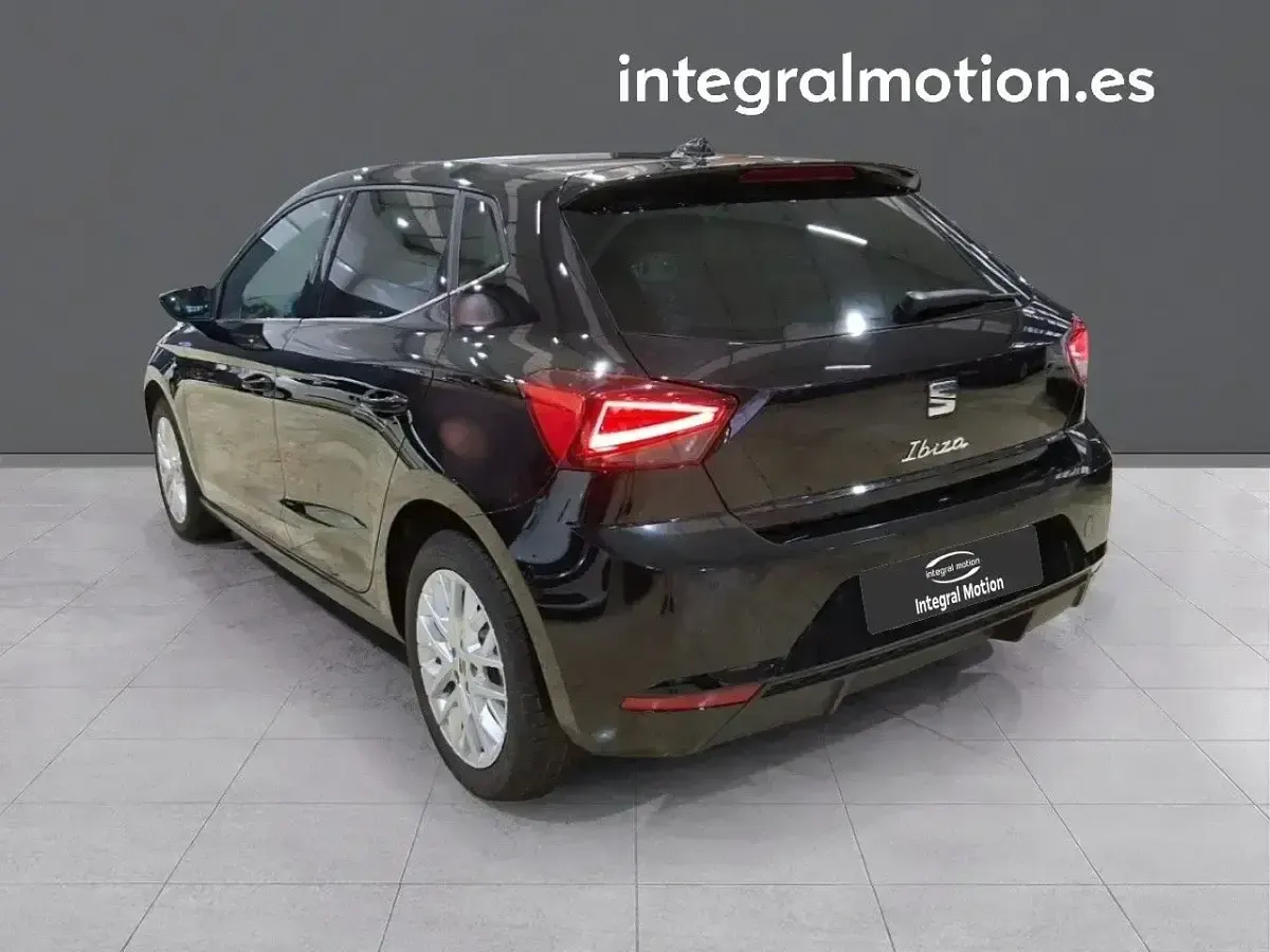 Usado Seat Ibiza XCELLENCE 115 CV (84 kW) 2025 Negro Utilitario