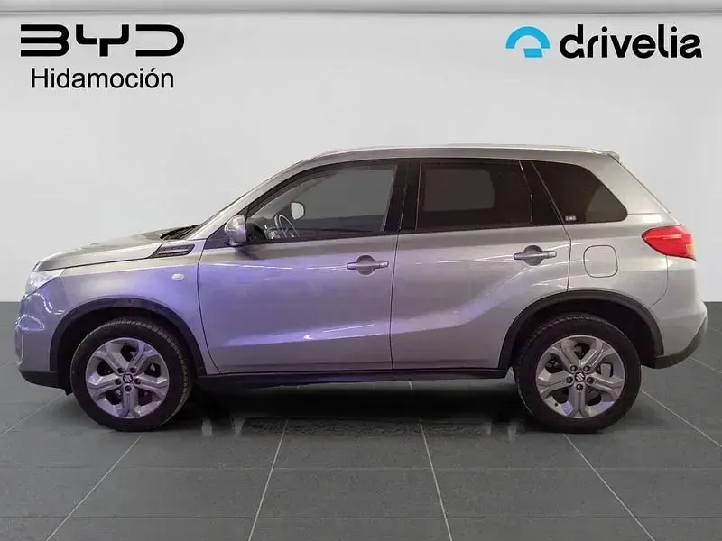 Usado Suzuki Vitara GLX 120 CV (88 kW) 2016 Gris / plata SUV