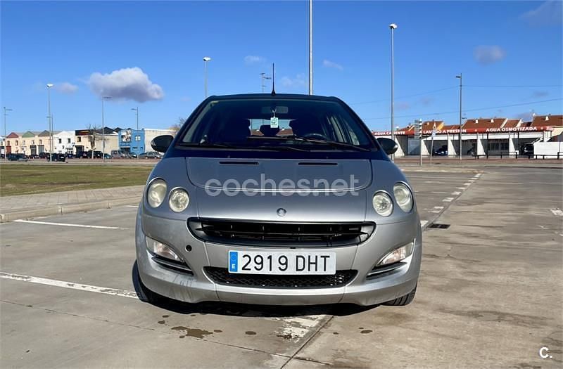 Usado Smart ForFour Pulse 95 CV (69 kW) 2005 Gris / plata Utilitario