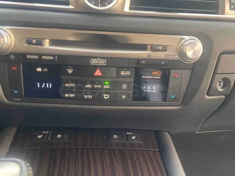 Usado Lexus GS300h Executive Line 223 CV (164 kW) 2016 Beige Berlina