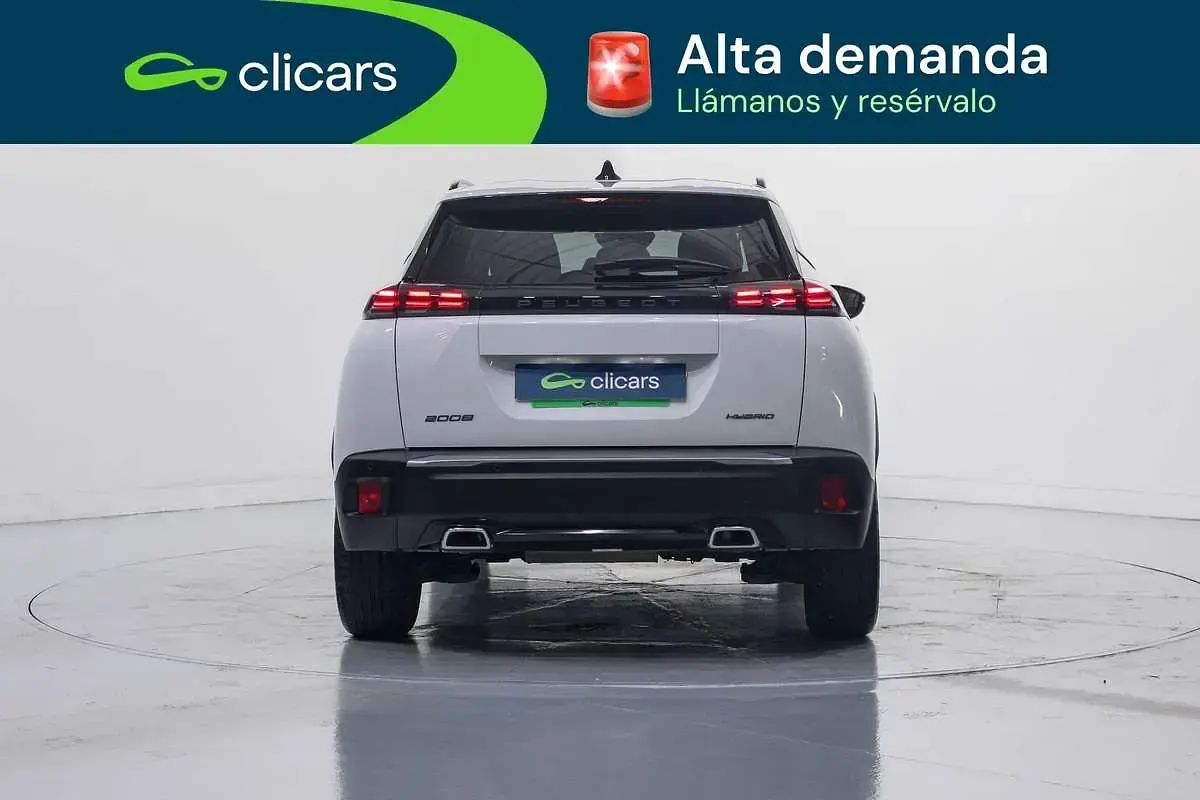Usado Peugeot 2008 Allure 136 CV (100 kW) 2025 Blanco SUV
