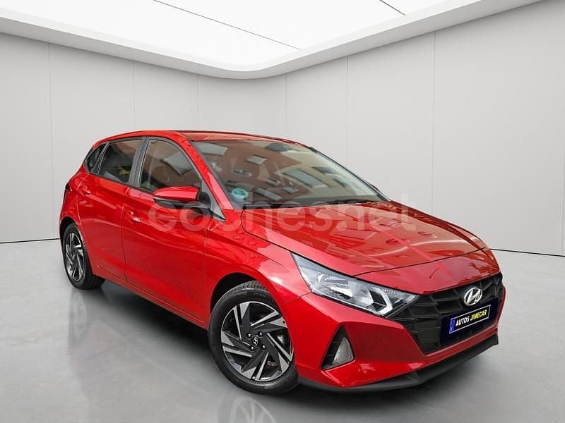 Usado Hyundai i20 84 CV (61 kW) 2022 Granate Berlina