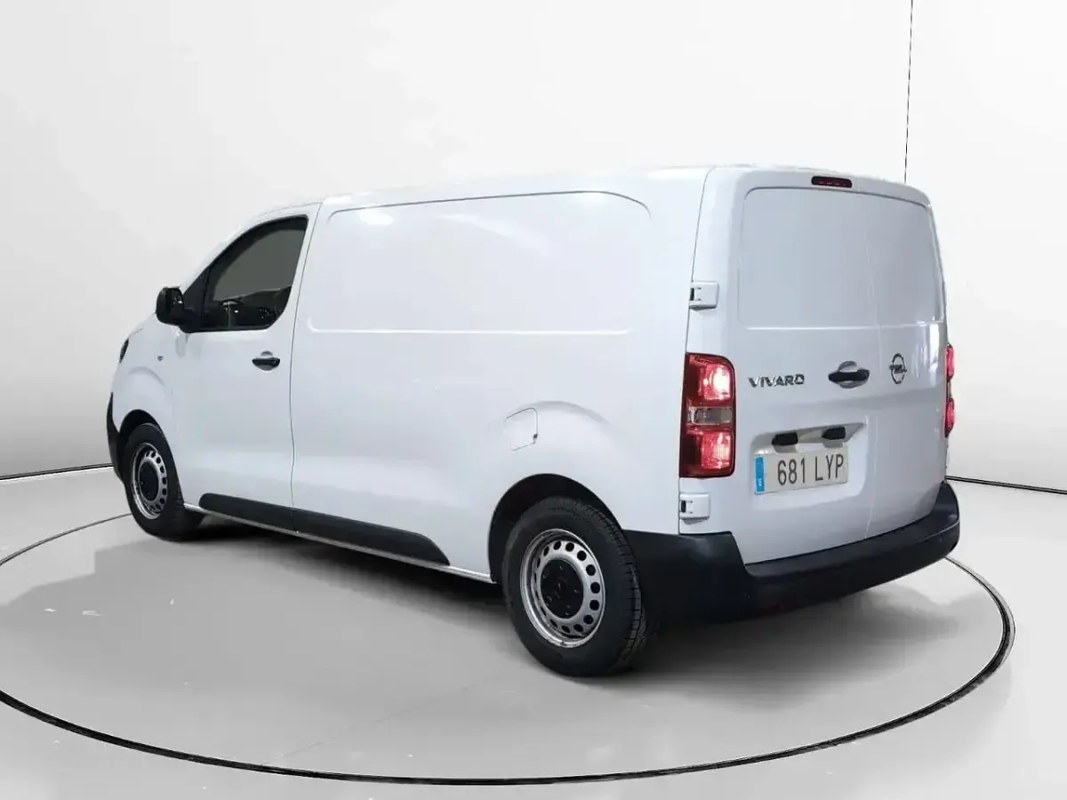 Usado Opel Vivaro 103 CV (75 kW) 2022 Blanco Monovolumen