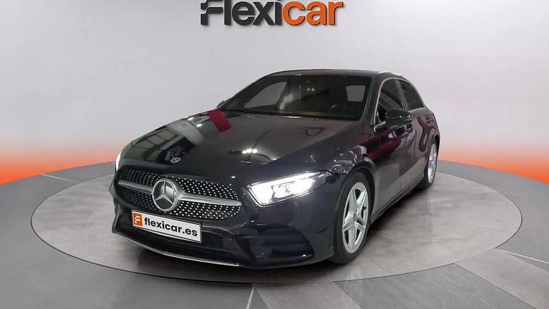 Usado Mercedes A180 136 CV (100 kW) 2021 Negro Utilitario