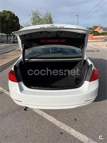 Usado BMW 316 Sport Line 116 CV (85 kW) 2013 Blanco Berlina