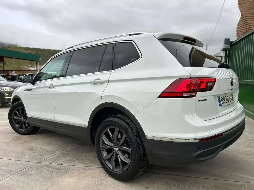 Usado VW Tiguan Allspace Life 150 CV (110 kW) 2022 Blanco SUV