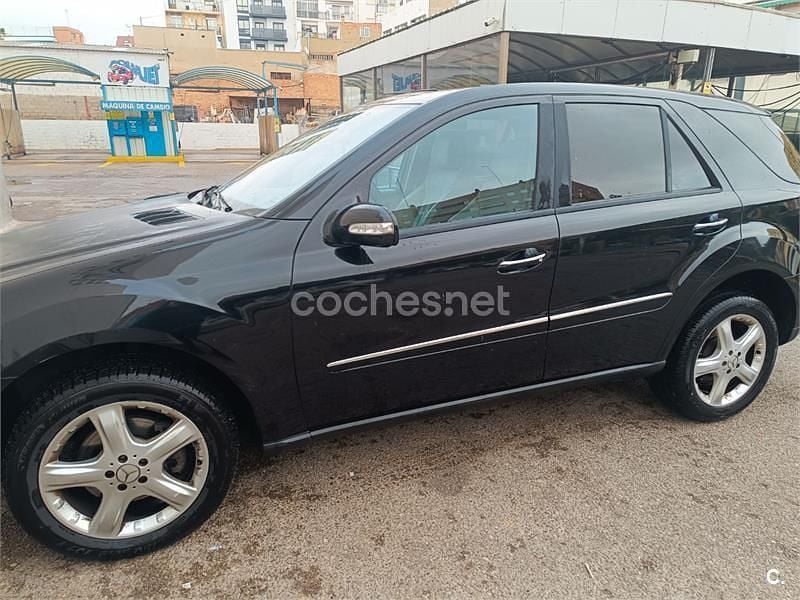 Usado Mercedes ML350 272 CV (200 kW) 2006 Negro SUV