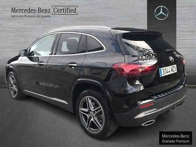 Usado Mercedes GLA250 AMG line 218 CV (160 kW) 2025 Negro noche SUV