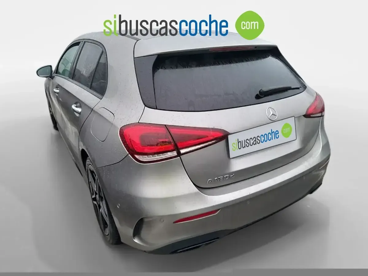 Käytetty Mercedes A180 136 HP (100 kW) 2021 Harmaa