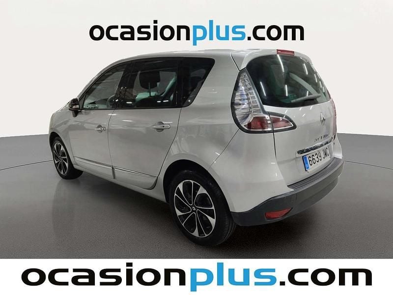 Usado Renault Scénic III Bose Edition 132 CV (97 kW) 2016 Gris plata Monovolumen