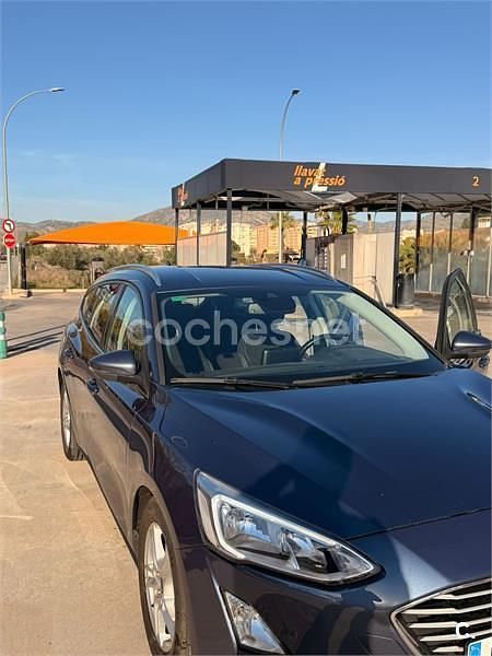 Käytetty Ford Focus Trend 120 HP (88 kW) 2019 Sininen Farmari