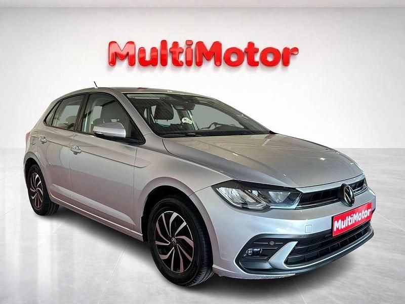 Usado VW Polo Life 95 CV (69 kW) 2023 Gris Utilitario