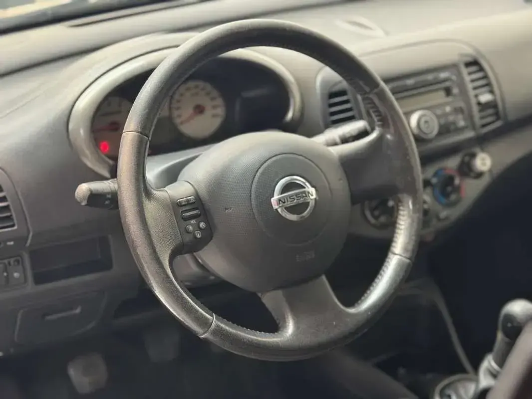 Usado Nissan Micra Tekna 88 CV (64 kW) 2008 Marrón Utilitario
