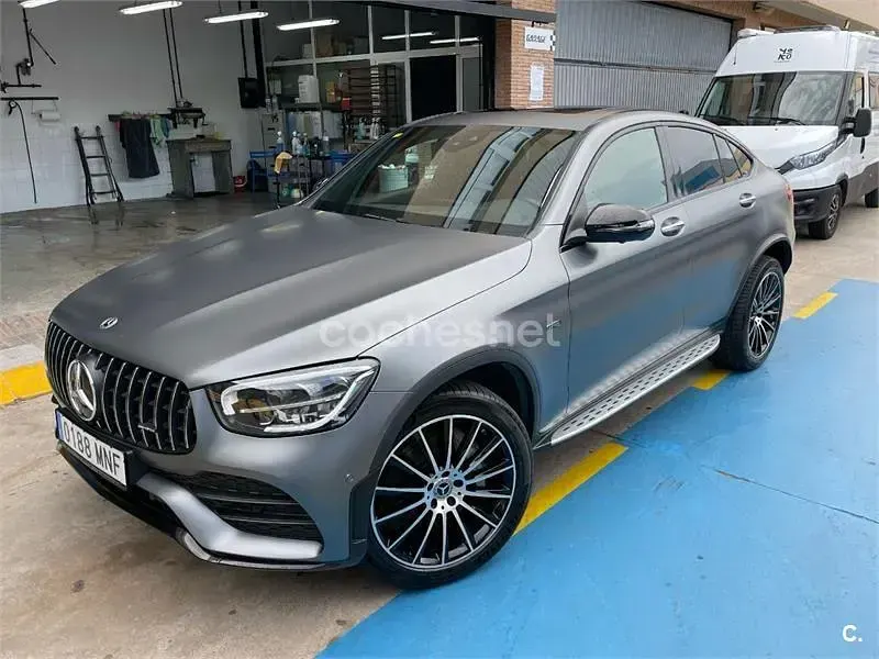 Usado Mercedes GLC300e 320 CV (235 kW) 2020 Gris / plata SUV