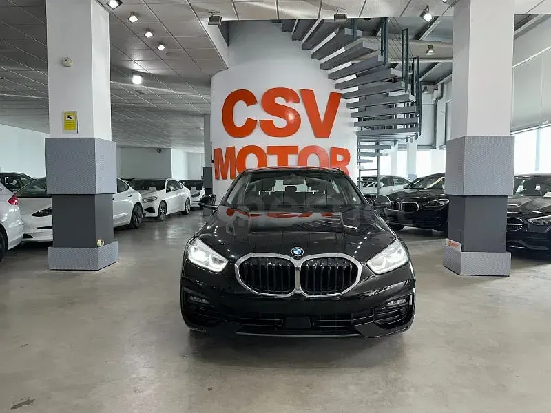 Usado BMW 118 150 CV (110 kW) 2021 Negro Utilitario