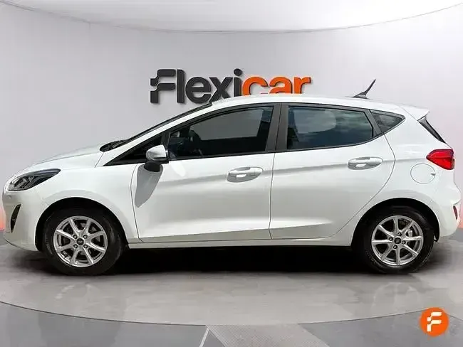 Usado Ford Fiesta Trend 75 CV (55 kW) 2021 Blanco Utilitario