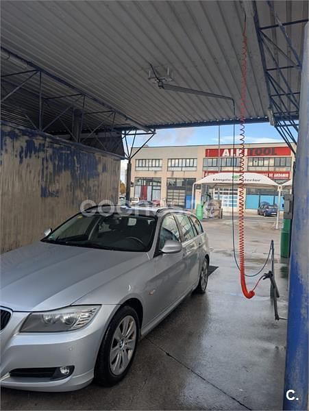 Usado BMW 318 143 CV (105 kW) 2012 Gris / plata Familiar