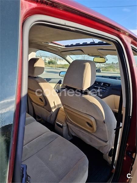 Usado Ford C-MAX S 136 CV (100 kW) 2004 Granate Monovolumen